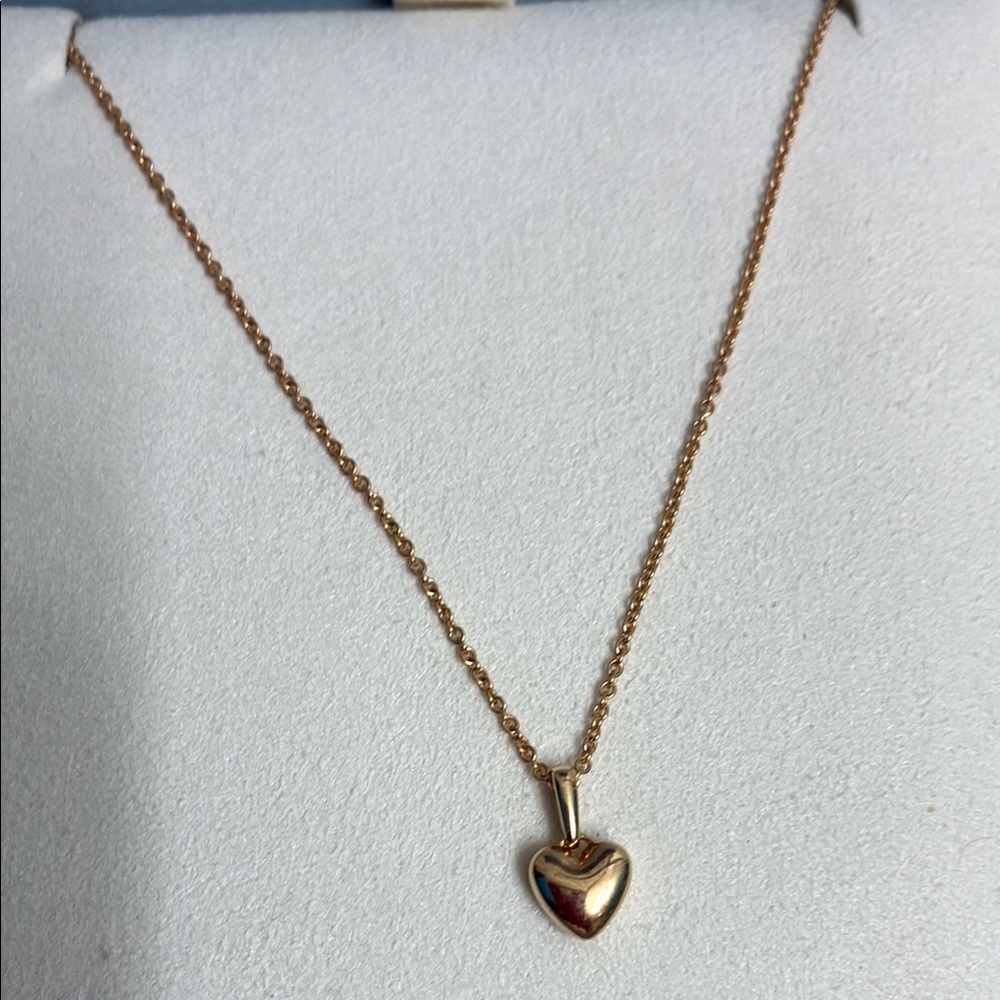 Yearly Co Gold Heart Necklace